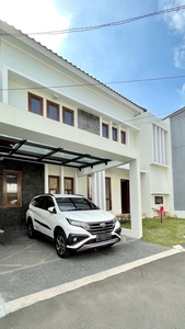 Dijual Rumah Town House Siap Huni di Cilandak, 3 kamar tidur, Har