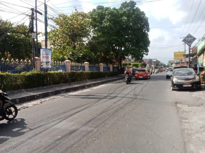 Dalam Perumahan Jambusari, Utara Kampus UPN