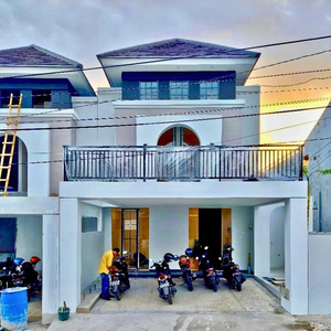 De Villa Banyumanim Rumah Mewah Semarang Atas