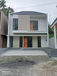 DI JUAL RUMAH BARU 2 LANTAI DI BANYUMANIK