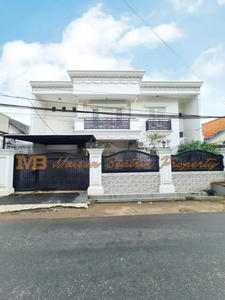 Dijual Cepat Rumah Murah Ada Pool 2 Lantai di Tebet Timur Jaksel