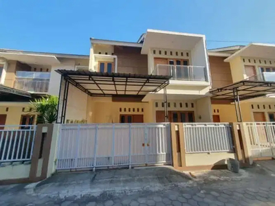 Dijual Rumah Dua Lantai Luas 125m Semi Furniture di Yogyakarta