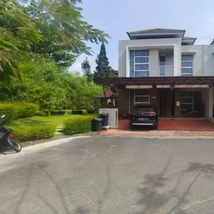 DIJUAL RUMAH HOOK 2 LANTAI ROYAL GRANDE HADAP TENGGARA