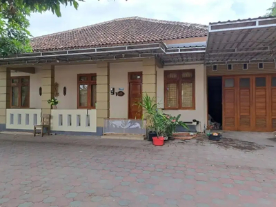 Dijual Rumah Luas Lokasi Mantrijeron Kodya Yogyakarta