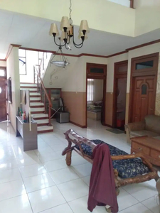 dijual rumah lux luas furnish asri 2 lantai di surya setra