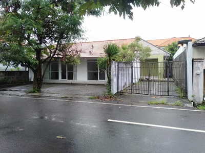 Dijual rumah semi villa bonus ruko di Tukad Badung Renon