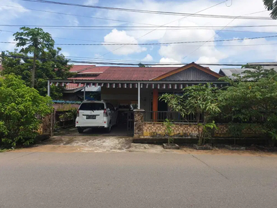 Dijual Rumah Siap Huni Tanah Luas di Jl. Nirbaya