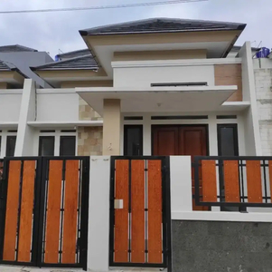 DISEWAKAN RUMAH BARU 1 LANTAI, SEMI CLUSTER (u/ Muslim)