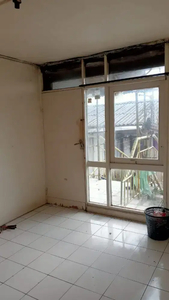 Disewakan rumah flat blok N lt IV no 8 Bandung