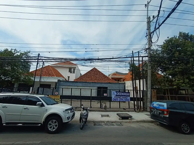 Disewakan Rumah Jl Ambengan Parkiran Besar Cocok Untuk Kantor, Klinik