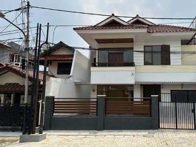 HOT LISTING. Dijual Cepat Rumah Layak Huni Prime Area di Hang Lekir