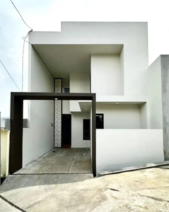 Rumah 2 lantai desain modern di Bandulan Kota Malang