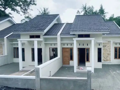 rumah claster di Sleman barat .