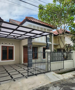 Rumah karangasem Surakarta dekat Kampus kedokteran UMS solo