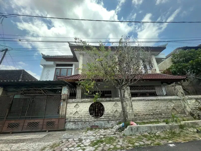 Rumah luas Badak Agung Renon Denpasar Bali