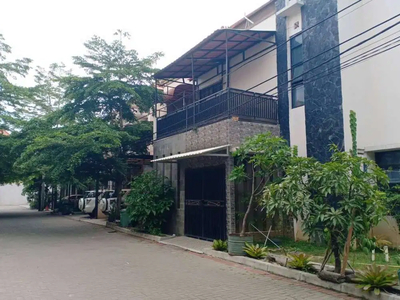 Rumah Mewah De Bilabong Soetta