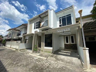 rumah mewah minimalis modern semi furnish di plemburan palagan jogja