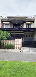 Rumah Minimalis 2 Lantai Bagus SHM di Dharmahusada Mas