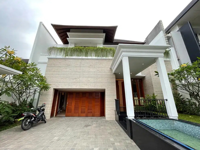 Rumah modern lokasi premium di Pondok Indah