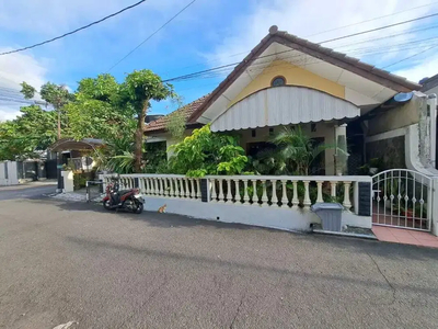 rumah murah strategis premium di jalan kaliurang km8 dekat UGM jogja