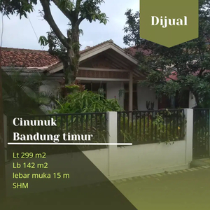 Rumah strategis di cinunuk Bandung timur