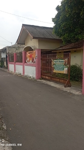 Dijual Rumah Tinggal 3 Kamar Lokasi Tengah Kota Dekat Malioboro