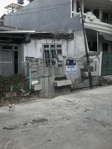 Rumah Tua Jl. Pluit Permai, Jakarta Utara. Hitung Tanah Saja. Nego