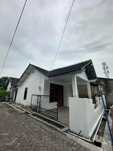 sewa rumah sinar waluyo