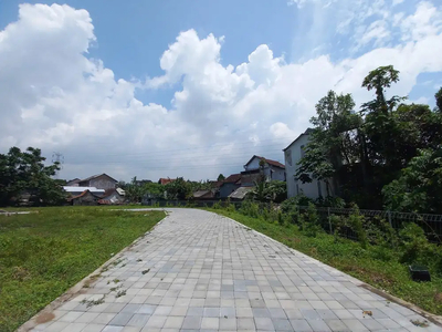 Tanah Banteng Jakal, Dekat Alfamart dan Indomaret