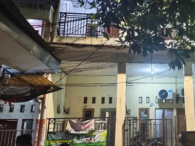 Dijual Kontrakan 2 lantai 6 pintu, lokasi Kedoya Jakarta barat