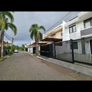 Dijual Rumah di Perumahan Gading Kirana Jakarta Utara