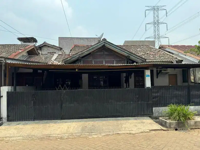 Dijual rumah pribadi, bangunan asli, bebas banjir di lokasi strategis