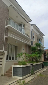 Jual Rumah 2lt area Komplek di Jl Mertasari denpasar selatan Hunian