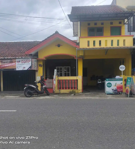 Rumah 2 Lantai Pinggir Jalan Raya Dekat Stasiun Purwokerto