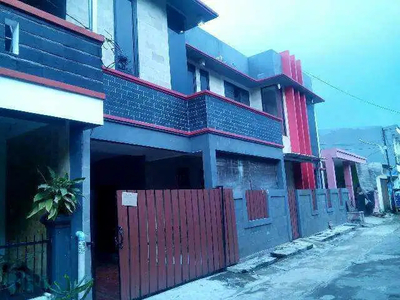 Rumah besar di karawaci harga berkompromi