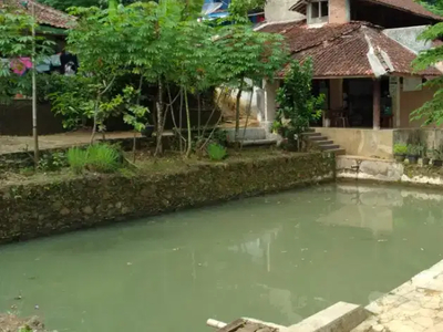 Rumah dan Tanah Sukabumi dengan Kolam Ikan dan Kebun