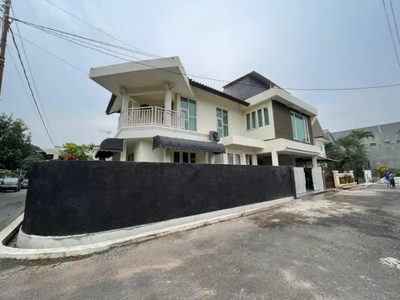 Rumah Hook Bagus mewah di Batu Indah Batununggal Bandung