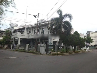 Rumah Inti Kota Komplek Elite Villa Polonia Indah, Medan Polonia