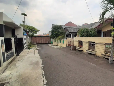 Rumah Lama Hitung Tanah Di Pejaten Dekat Toll Gate Dan Stasiun KRL