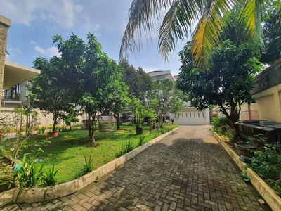 Rumah Mewah dan Full Furnished di area Pondok Labu, akses 50 meter ke
