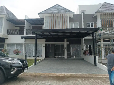 Rumah Mewah Lokasi Elite dan Asri Komplek Royal Sumatra