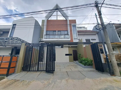 Rumah Minimalis Modern Dekat RS Sari Asih Ciputat Dibantu KPR J-22729