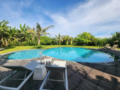 STUNNING BEACHFRONT VILLA AT KETEWEL BEACH GIANYAR