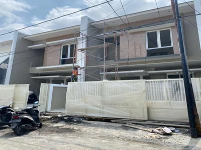 Di jual rumah Gress baru manyar