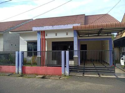 Dijual Rumah Bersih Siap Huni di Jl. Sepakat 2, Komp. Villa Sepakat