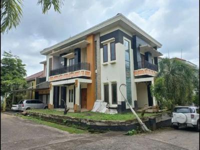 Dijual Rumah Cantik posisi hook dalam komplek di Villa Bank Raya