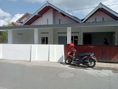 Dikontrakkan Semi Furnis, Rumah Cantik Seltan Kampus UPY Barat Kraton