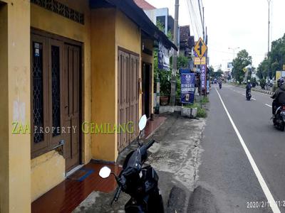 Ruang Usaha di Tepi Jl Solo-Jogja sebrang SD Kanisius brt RS Pantirini