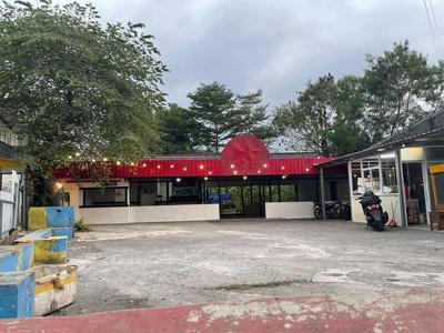 Ruang Usaha Parkir Luas Cocok Utk Kafe Dan Resto Dkt Kampus UGM UII