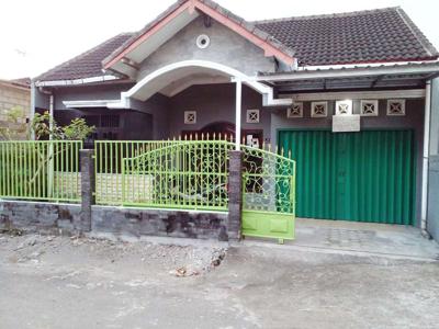 Rumah apik di jakal km 9